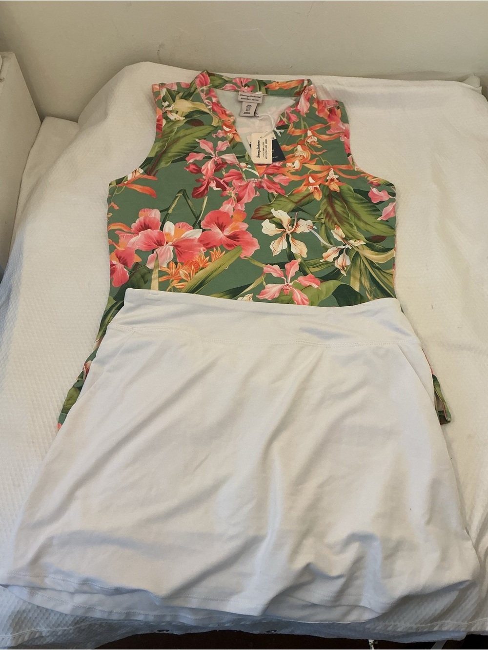 Tommy Bahama everyday active women’s golf & skort large quick dry NWT .